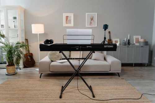 Ergonomija radnog prostora za muzičare – Kako pravilno postaviti stalak za klavijaturu
